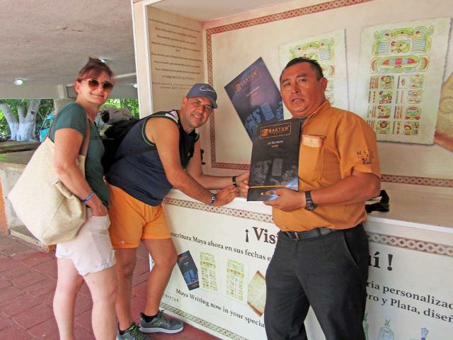 Calendario maya personalizado en papel amate, muestra 12