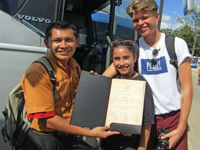 Calendario maya personalizado en papel amate, muestra 28